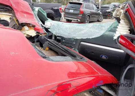 2006 Volkswagen Jetta Gli z USA, uszkodzony, nr VIN 3VWXJ71K96M747457